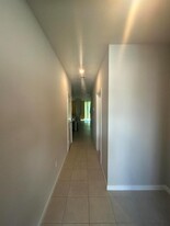 5630 Enclave Dr in West Palm Beach, FL - Building Photo