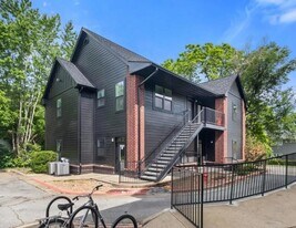 1137 N Leverett Ave in Fayetteville, AR - Building Photo