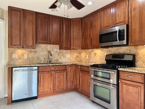 2101 Patty Ln in Vienna, VA - Building Photo - Building Photo