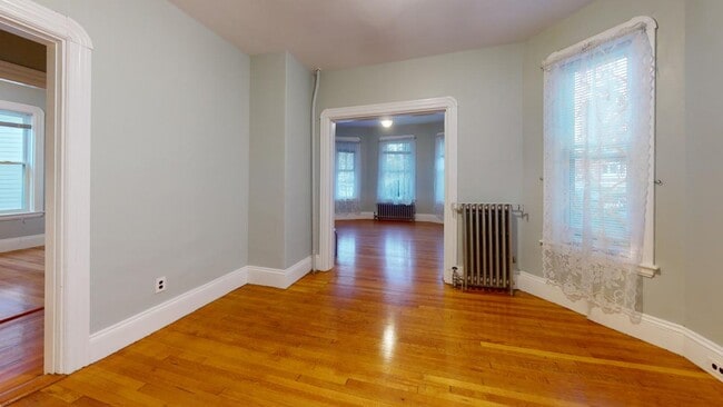 106 Highland Ave, Unit 1 in Somerville, MA - Foto de edificio - Building Photo