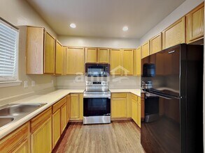 6612 W Shaw Butte Dr in Glendale, AZ - Foto de edificio - Building Photo