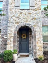 608 Ballustrade Dr in Irving, TX - Building Photo