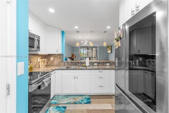 7684 NW 18th St, Unit 408 in Margate, FL - Foto de edificio - Building Photo