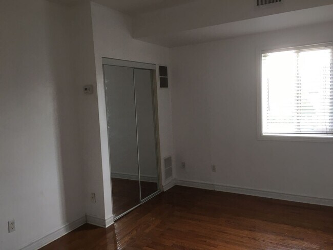 property at 1230 Dufferin St