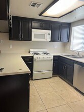 817 Quail Ln-Unit -817-6 in Bakersfield, CA - Building Photo - Building Photo