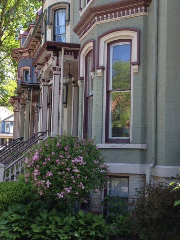 156 Circular St in Saratoga Springs, NY - Building Photo - Building Photo