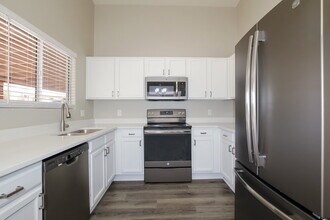 21635 N 29th Dr in Phoenix, AZ - Foto de edificio - Building Photo