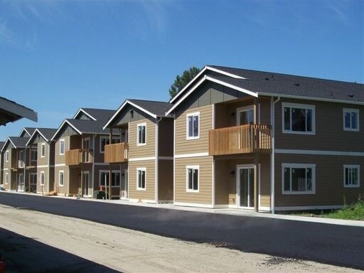 r144a Woodland Apartments in Centralia, WA - Building Photo