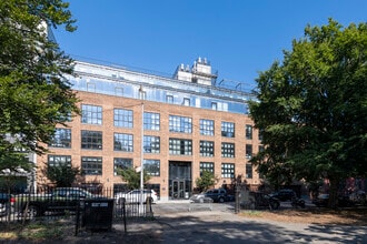 The Grand McCarren in Brooklyn, NY - Foto de edificio - Building Photo