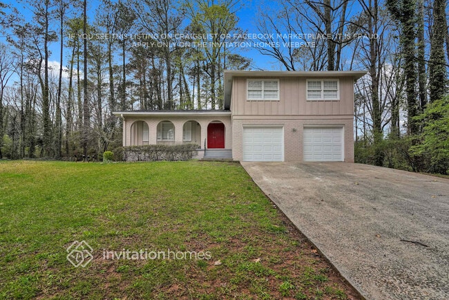 821 Corundum Ct in Stone Mountain, GA - Building Photo - Building Photo