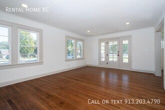 5620 Rosehill Rd in Shawnee, KS - Building Photo - Building Photo