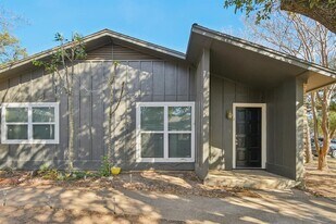 11906 Broad Oaks Dr in Austin, TX - Building Photo