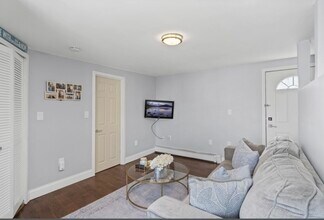 1 Telegraph St, Unit 3 in Boston, MA - Building Photo - Building Photo