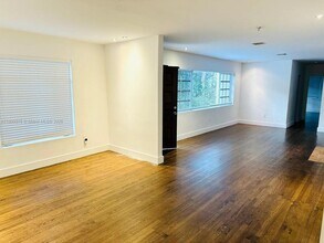 400 NE 86th St in El Portal, FL - Building Photo - Building Photo
