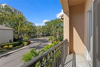 604 Arbor Lake Ln in Tampa, FL - Building Photo - Building Photo