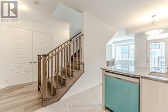 37 Pearen Ln in Barrie, ON - Building Photo - Building Photo