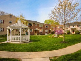 West Gate Arms in Jeffersonville, PA - Building Photo