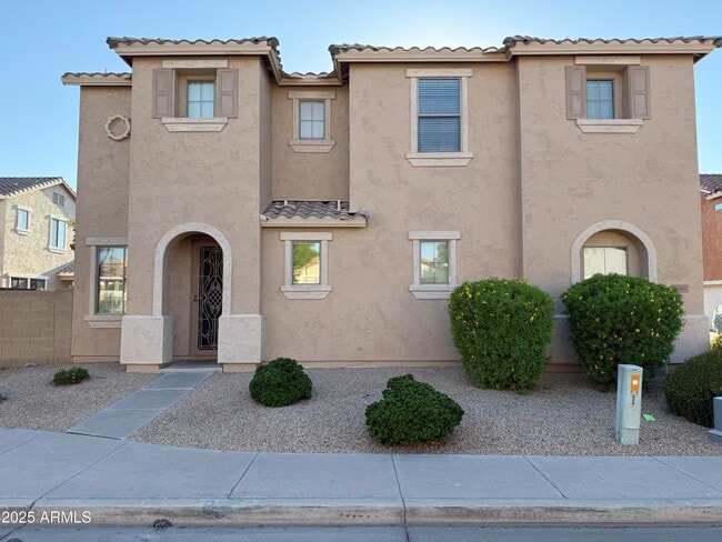 property at 848 S Colonial Dr