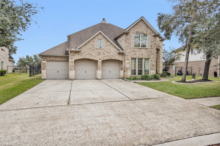 3006 E Lake Falls Cir in Spring, TX - Foto de edificio