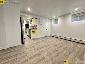 145 Chiswick Rd, Unit 8 in Boston, MA - Foto de edificio - Building Photo