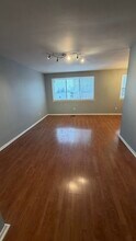 10923 Nandina Ct, Unit 2nd Floor in Philadelphia, PA - Foto de edificio - Building Photo