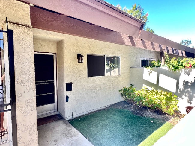 property at 1144 Stonewall Cir