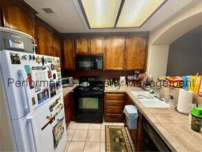 4000 Viverone Ln in Bakersfield, CA - Building Photo - Building Photo