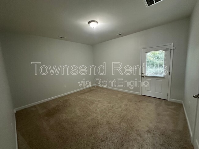 238 Hugh Shelton Loop in Fayetteville, NC - Building Photo - Building Photo