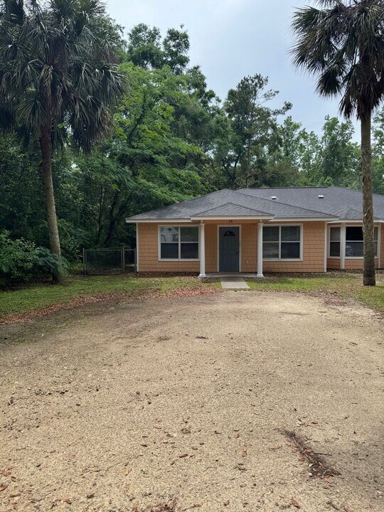 4036 Crawfordville Hwy in Crawfordville, FL - Foto de edificio