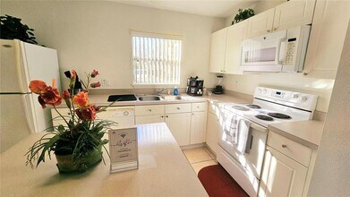 2714 Club Cortile Cir in Kissimmee, FL - Building Photo - Building Photo