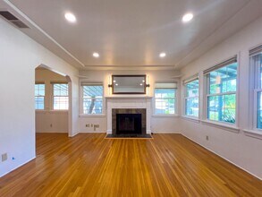 929 N Frederic St in Burbank, CA - Building Photo - Building Photo