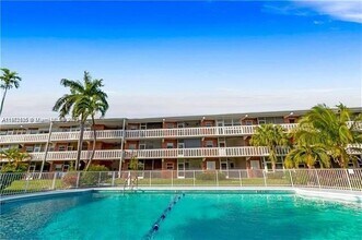 161 NE 10th Ave in Hallandale Beach, FL - Building Photo - Building Photo