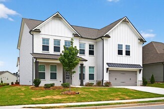 4407 Silver Oak Dr SW in Gainesville, GA - Foto de edificio - Building Photo
