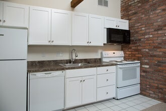 1764 Wedgewood Cmn in Concord, MA - Building Photo - Building Photo