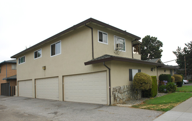 1593 Mendenhall Dr in San Jose, CA - Foto de edificio - Building Photo