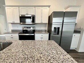 35507 Eastbrook Ave in Zephyrhills, FL - Building Photo - Building Photo