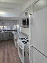 385 Alden Rd in Fairhaven, MA - Building Photo - Building Photo