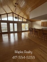 467 Crestview Dr in Ridgedale, MO - Building Photo - Building Photo