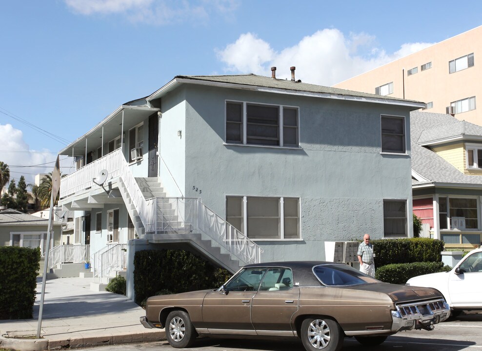 525 Chestnut Ave in Long Beach, CA - Building Photo