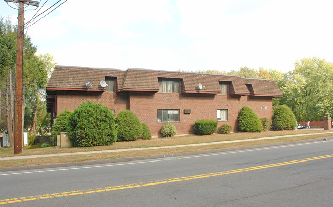 420 King St in Bristol, CT - Foto de edificio - Building Photo