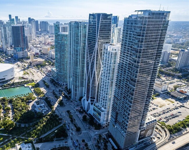 1100 Biscayne Blvd, Unit 2907 in Miami, FL - Foto de edificio - Building Photo