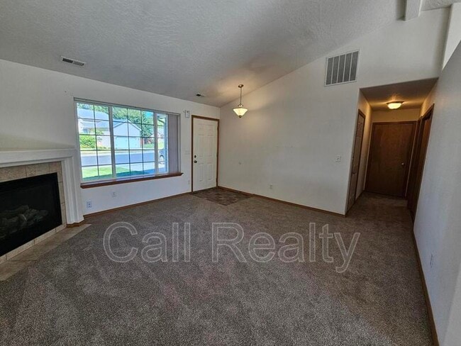 826 N Fox Ridge Rd in Medical Lake, WA - Building Photo - Building Photo