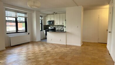 201 St Pauls Ave, Unit 2P in Jersey City, NJ - Building Photo - Building Photo