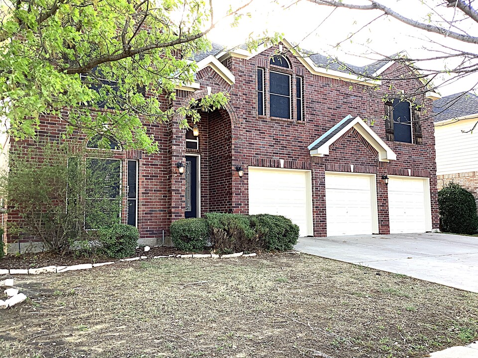 107 Monticello Dr in Mansfield, TX - Building Photo