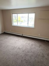 14815 Euclid Ave in East Cleveland, OH - Building Photo - Building Photo