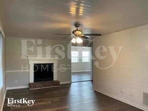 5612 Pinewood Dr in Flowery Branch, GA - Building Photo - Building Photo