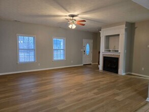 126 Carolina Oaks Cir in Linden, NC - Building Photo - Building Photo