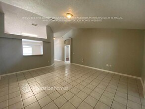 510 Geraldine Dr in Deltona, FL - Foto de edificio - Building Photo