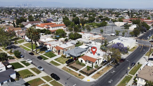 7530 Brighton Ave in Los Angeles, CA - Building Photo - Building Photo