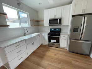 5256 Beeman Ave in Los Angeles, CA - Building Photo - Building Photo